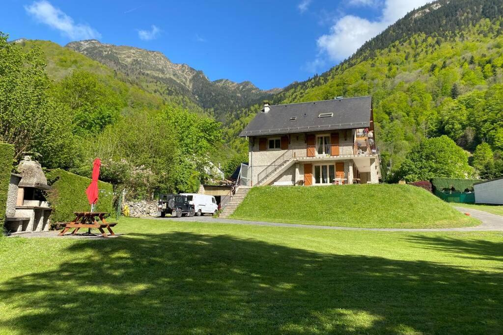 T2 Ensoleille. Terrasse Et Vaste Jardin Commun Apartment Cauterets Exterior photo