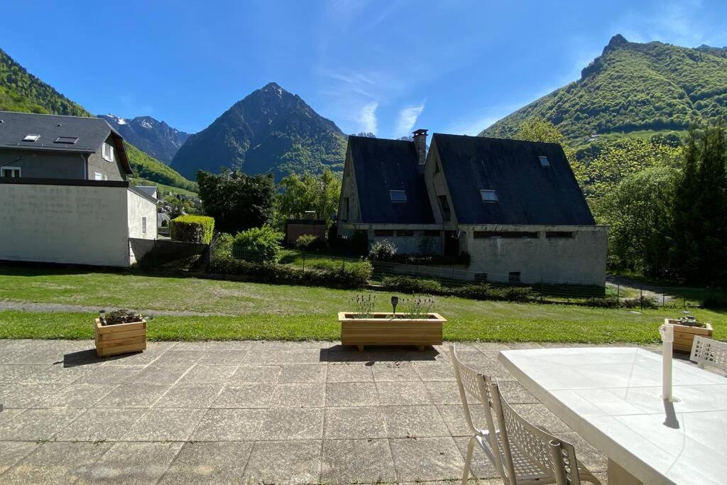 T2 Ensoleille. Terrasse Et Vaste Jardin Commun Apartment Cauterets Exterior photo